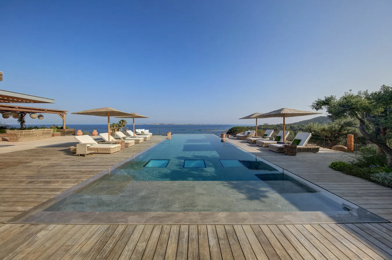 Une agence immobilière à Porto-Vecchio en Corse-du-Sud  | Villas VIP
